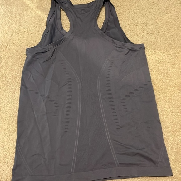 Work out top - Picture 4 of 4